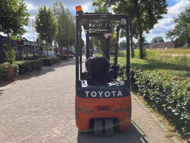 Toyota 8FBR20T - Electric forklift: picture 4 Toyota 8FBR20T - Electric forklift: picture 4
