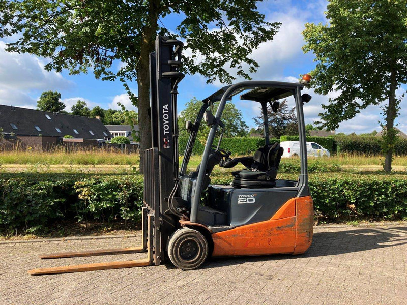 Toyota 8FBR20T - Electric forklift: picture 1 Toyota 8FBR20T - Electric forklift: picture 1