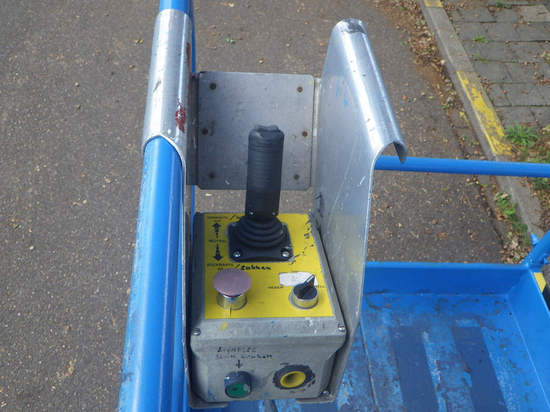 UpRight X32N - Scissor lift: picture 4 UpRight X32N - Scissor lift: picture 4