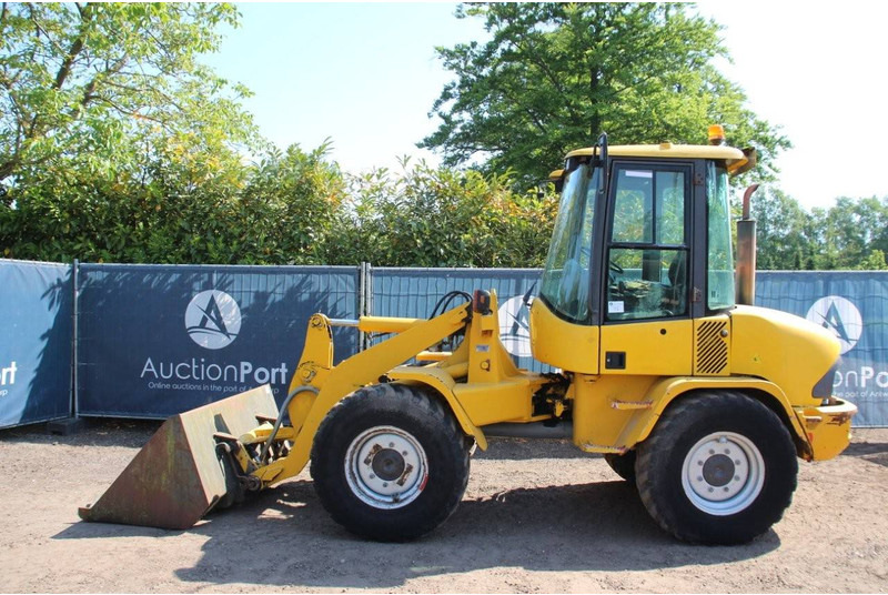 Volvo L30B-Z/X - Wheel loader: picture 2 Volvo L30B-Z/X - Wheel loader: picture 2