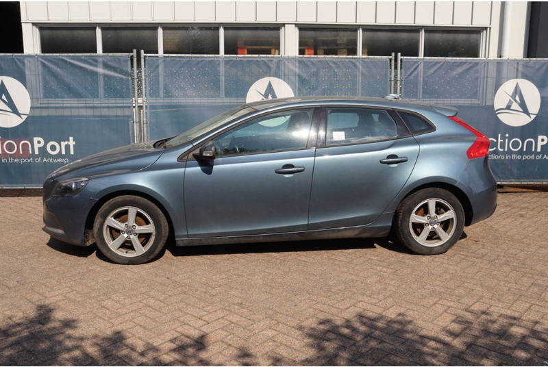 Volvo V40 D2 - Sedan: picture 2 Volvo V40 D2 - Sedan: picture 2