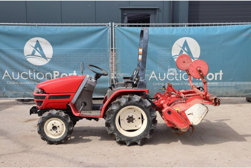 Yanmar - Farm tractor: picture 2 Yanmar - Farm tractor: picture 2