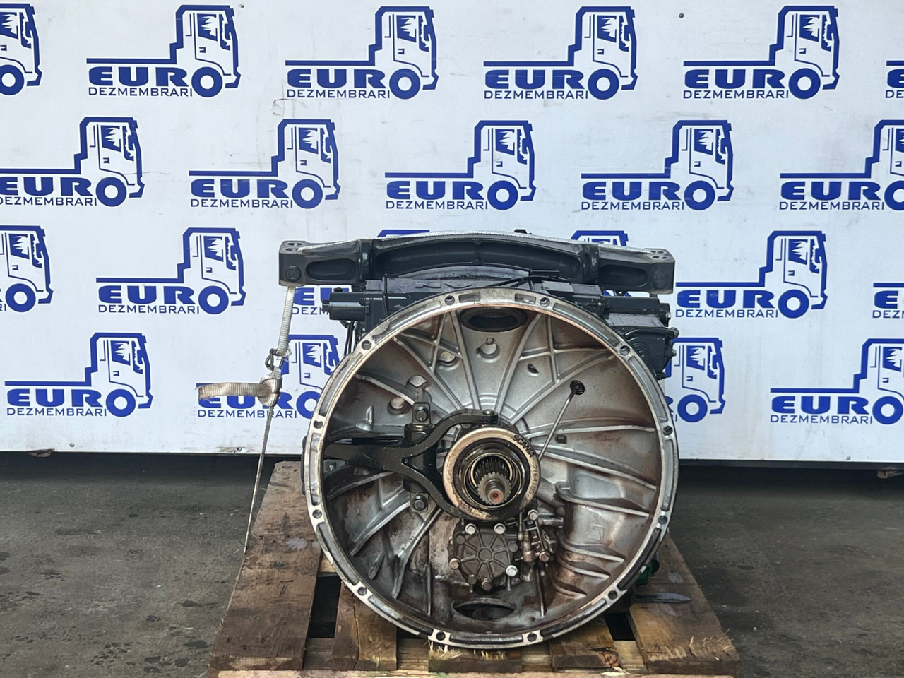 CUTIE DE VITEZE AUTOMATA CU RETARDER MAN TIPMATIC 14 2700NM R3500 DD 81.32004.6417 - Gearbox for Truck: picture 2 CUTIE DE VITEZE AUTOMATA CU RETARDER MAN TIPMATIC 14 2700NM R3500 DD 81.32004.6417 - Gearbox for Truck: picture 2