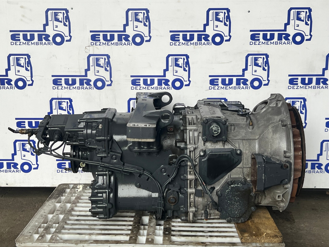 CUTIE DE VITEZE MAN AUTOMATA FARA RETARDER TIPMATIC 14 2700NM DD 81.32004.6415 - Gearbox for Truck: picture 3 CUTIE DE VITEZE MAN AUTOMATA FARA RETARDER TIPMATIC 14 2700NM DD 81.32004.6415 - Gearbox for Truck: picture 3