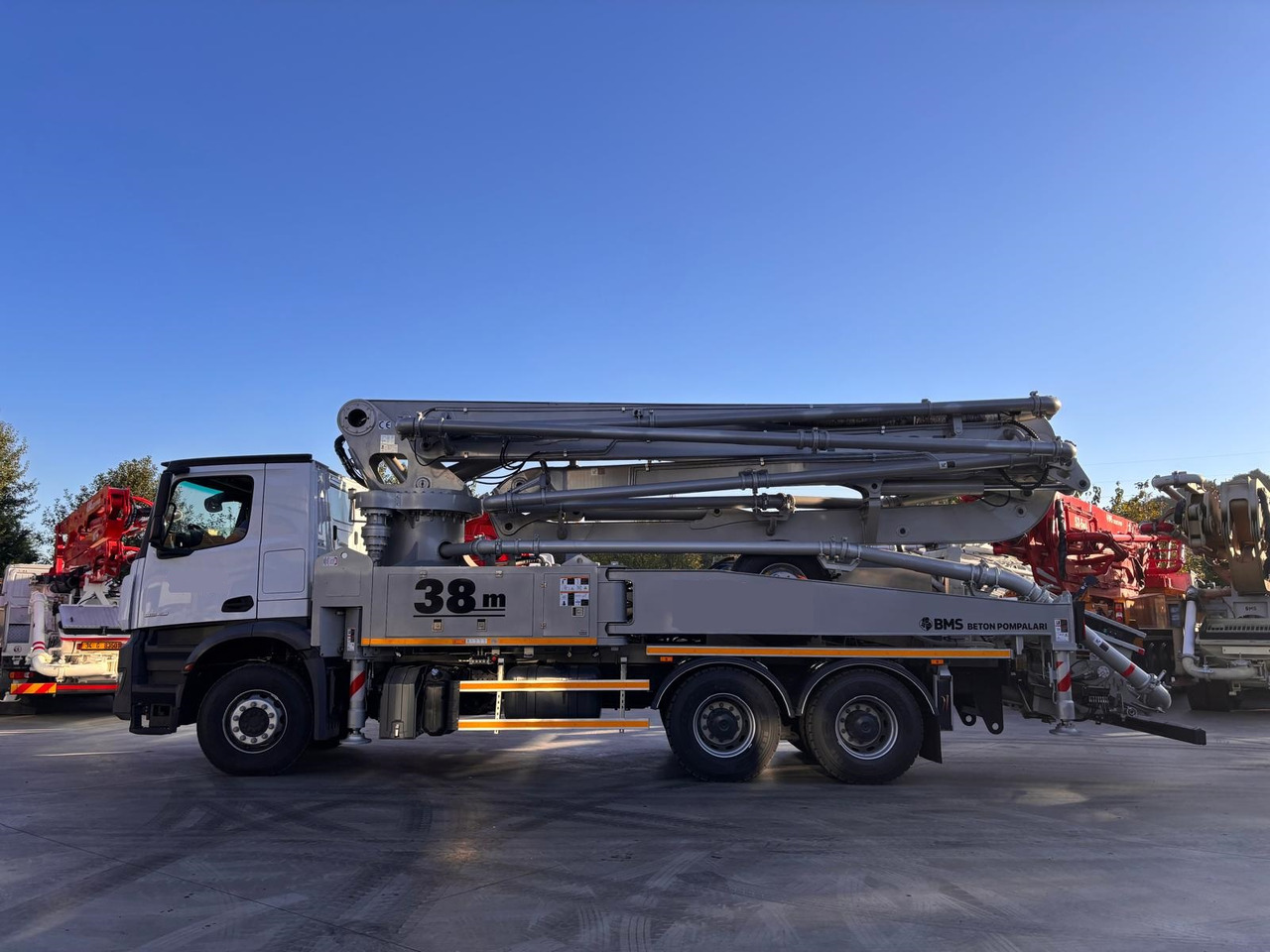 New Concrete pump truck Mercedes-Benz Arocs 3343 P E6: picture 17