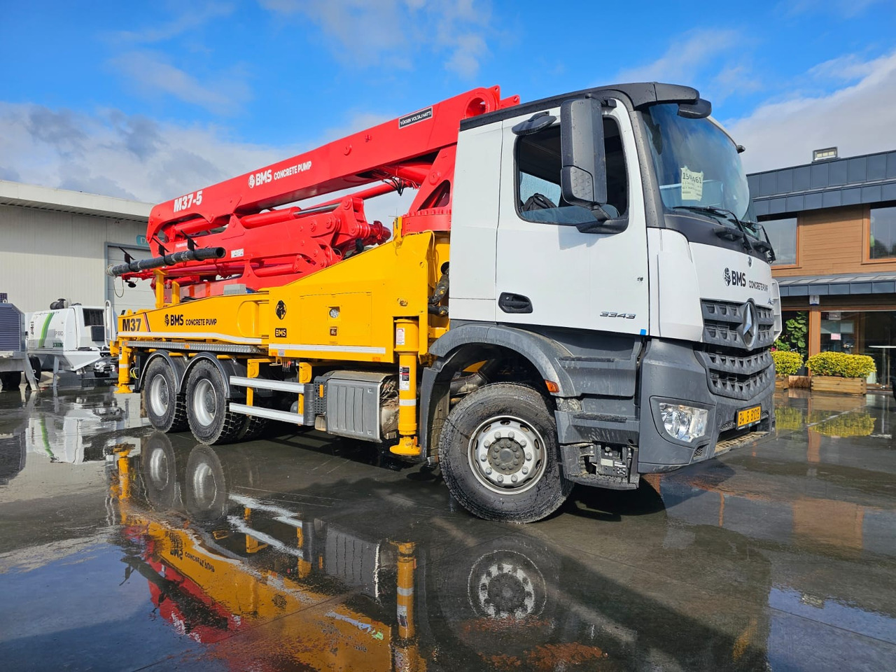 New Concrete pump truck Mercedes-Benz Arocs 3343 P E6: picture 14