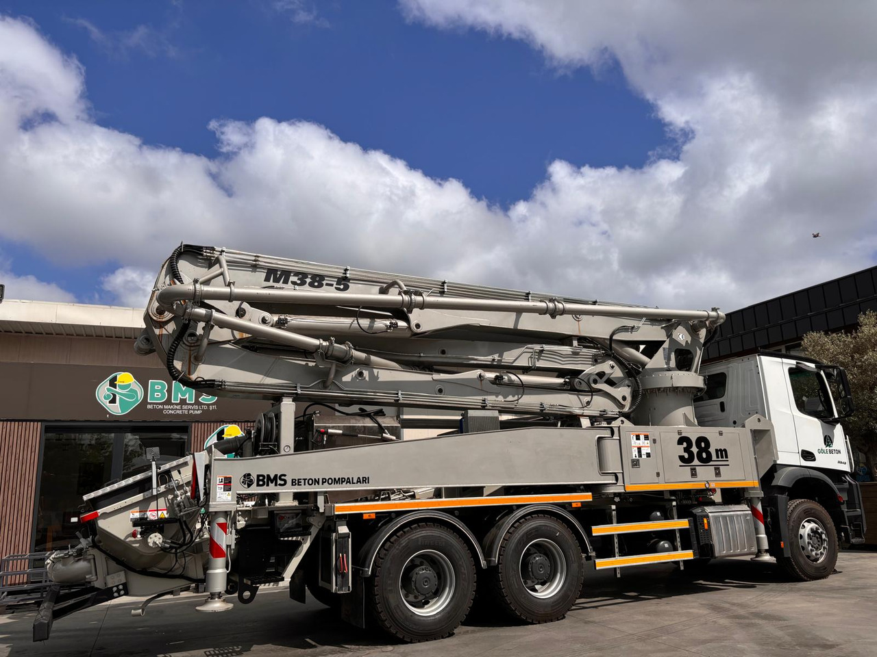 New Concrete pump truck Mercedes-Benz Arocs 3343 P E6: picture 18