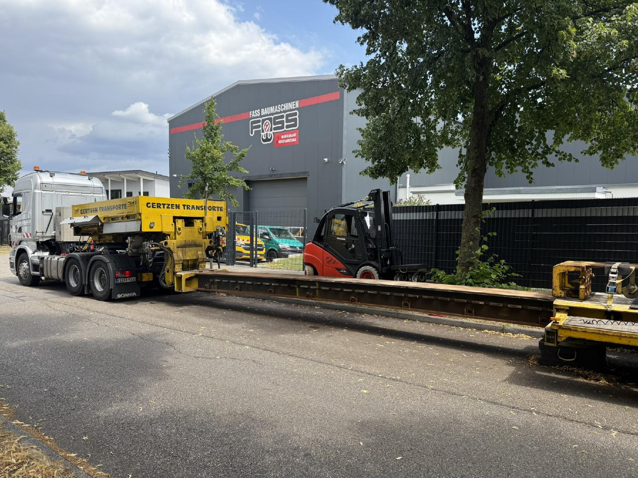 Low loader semi-trailer Goldhofer STHP-XLE 2+4 (6) | Baggerbrücke - Tiefbett: picture 7