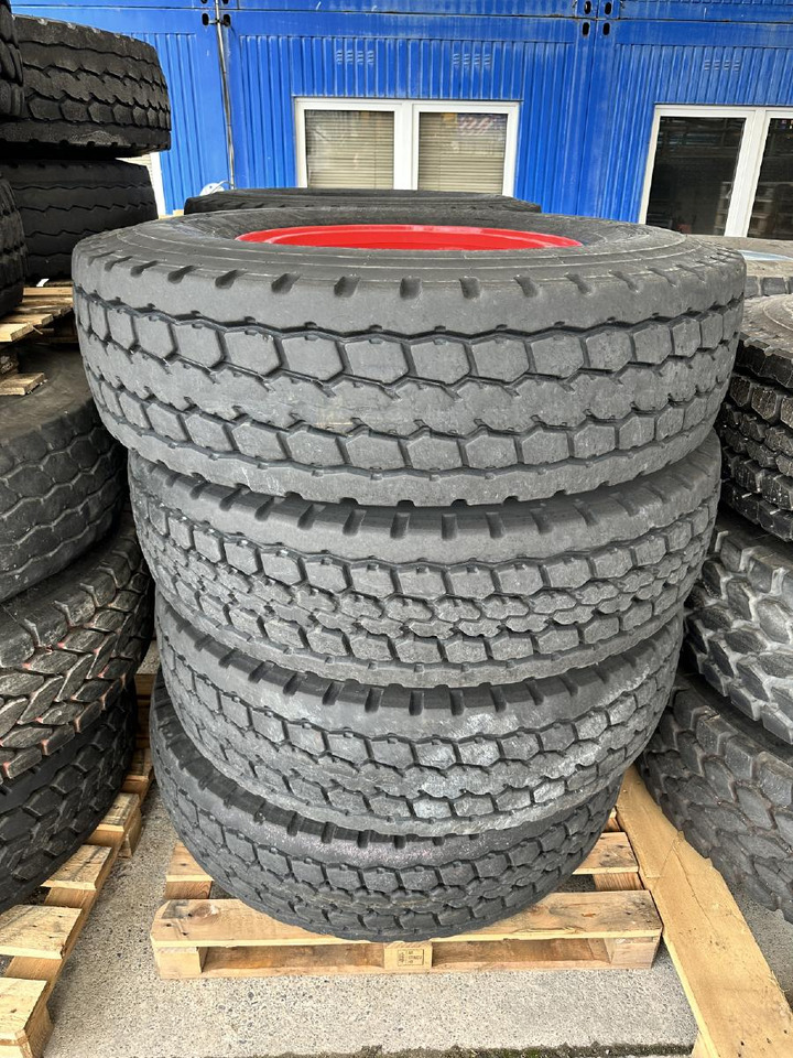 Liebherr Zubehör = Kompletträder 8 x Bridgestone VHS 385/95 R25 (14.00 R25) - Mobile crane: picture 2 Liebherr Zubehör = Kompletträder 8 x Bridgestone VHS 385/95 R25 (14.00 R25) - Mobile crane: picture 2