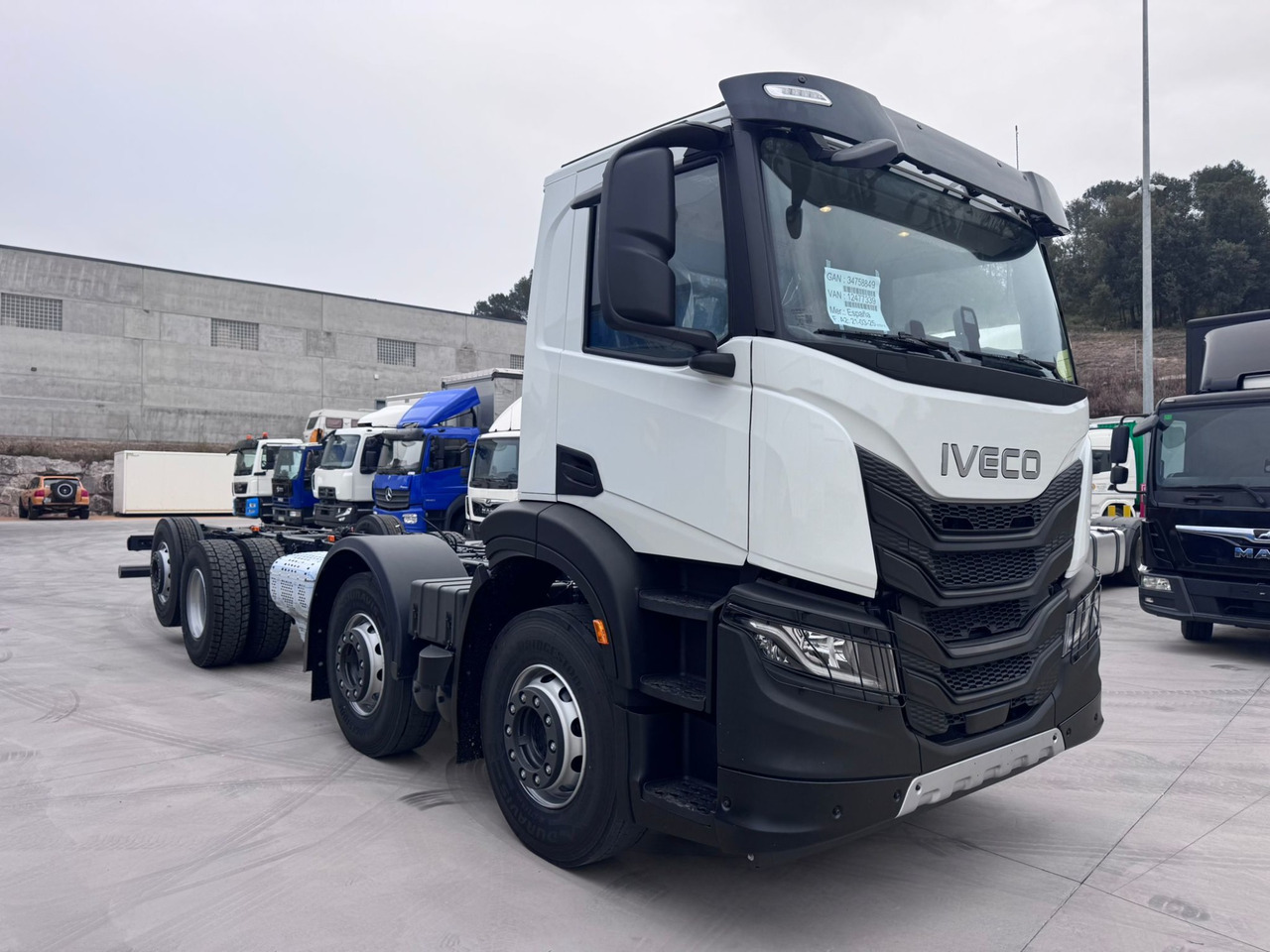 IVECO AD350X50 YPS ON X-Way E6 (Chassis) - Cab chassis truck: picture 2 IVECO AD350X50 YPS ON X-Way E6 (Chassis) - Cab chassis truck: picture 2