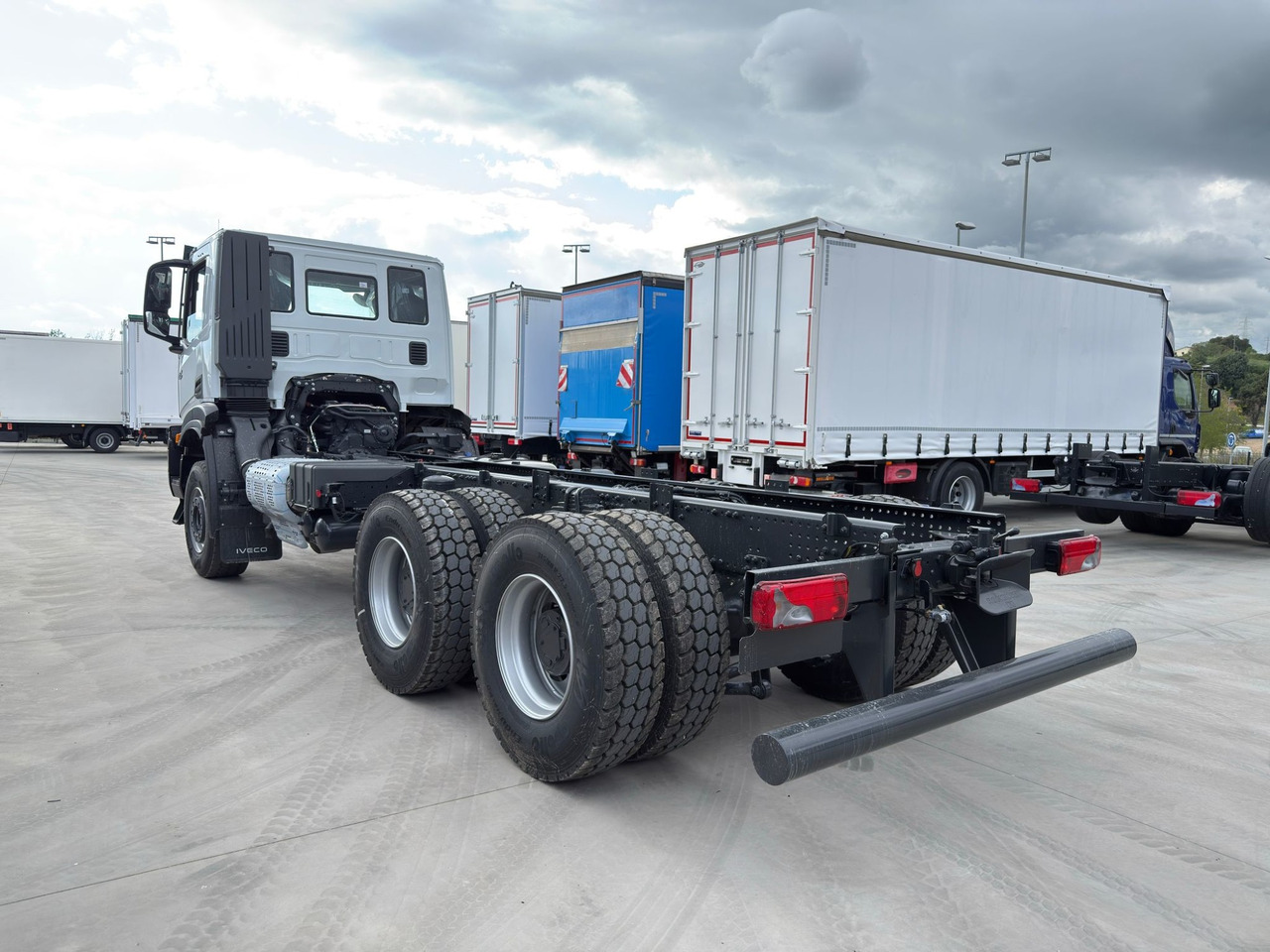 IVECO AD380T46 6x4 E6 (Chassis) - Cab chassis truck: picture 5 IVECO AD380T46 6x4 E6 (Chassis) - Cab chassis truck: picture 5