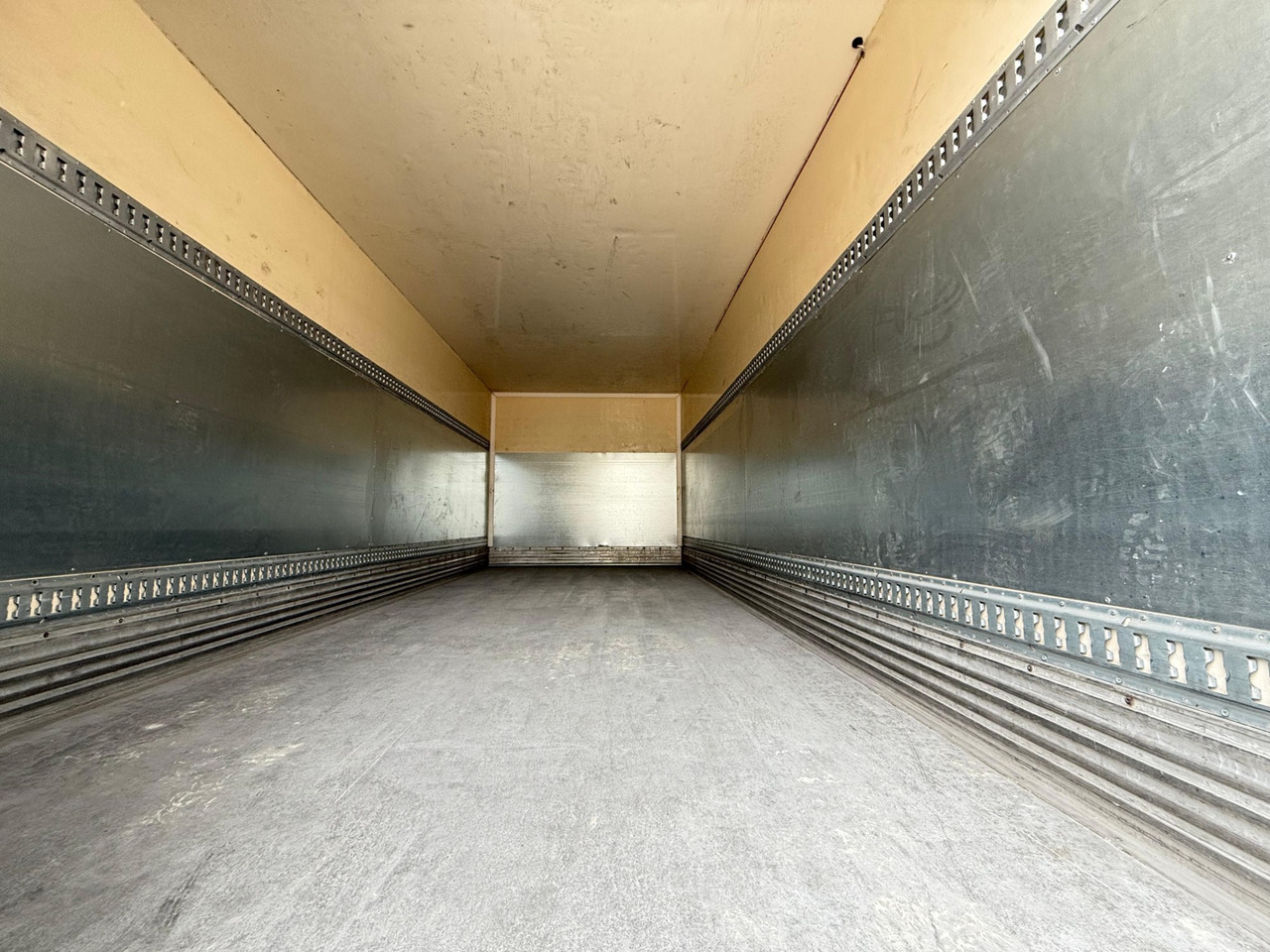 IVECO ML180E28P Eurocargo E5 (Isothermal) - Isothermal truck: picture 5 IVECO ML180E28P Eurocargo E5 (Isothermal) - Isothermal truck: picture 5