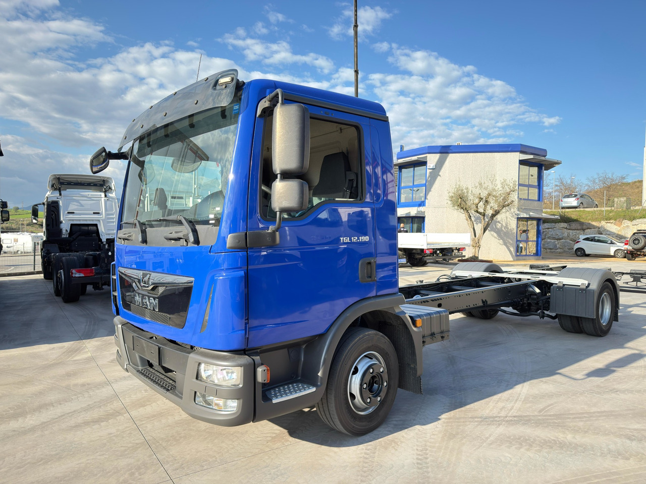 MAN 12.190 BL TGL E6 (Chassis) - Cab chassis truck: picture 1 MAN 12.190 BL TGL E6 (Chassis) - Cab chassis truck: picture 1