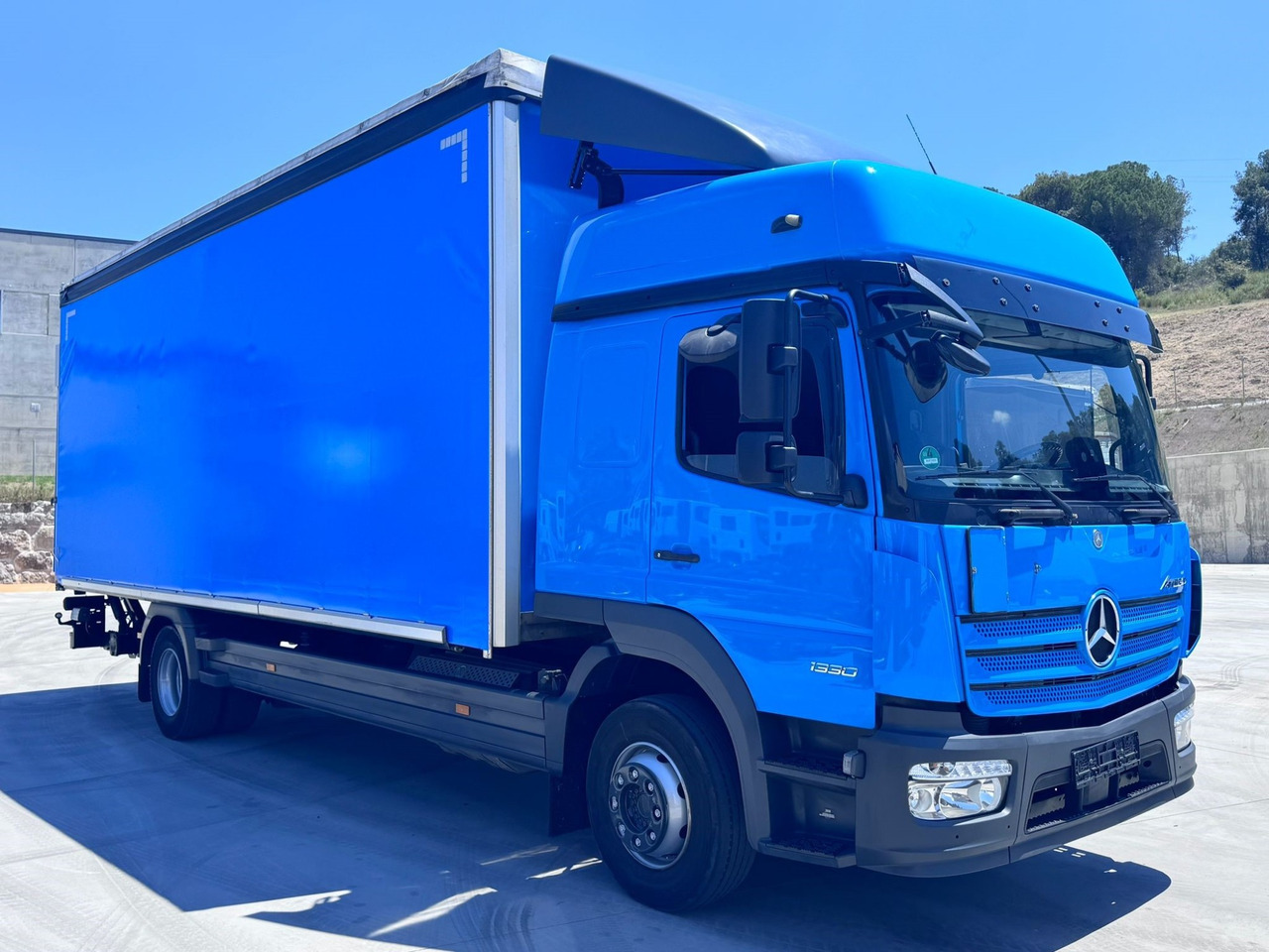 MERCEDES BENZ 13.30L Atego E6 (Tauliner) - Curtainsider truck: picture 2 MERCEDES BENZ 13.30L Atego E6 (Tauliner) - Curtainsider truck: picture 2