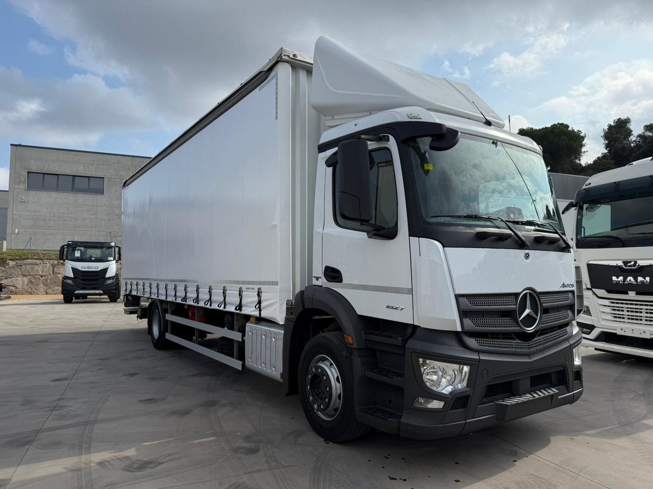 MERCEDES BENZ 18.27 Antos E6 (Tauliner) - Curtainsider truck: picture 2 MERCEDES BENZ 18.27 Antos E6 (Tauliner) - Curtainsider truck: picture 2