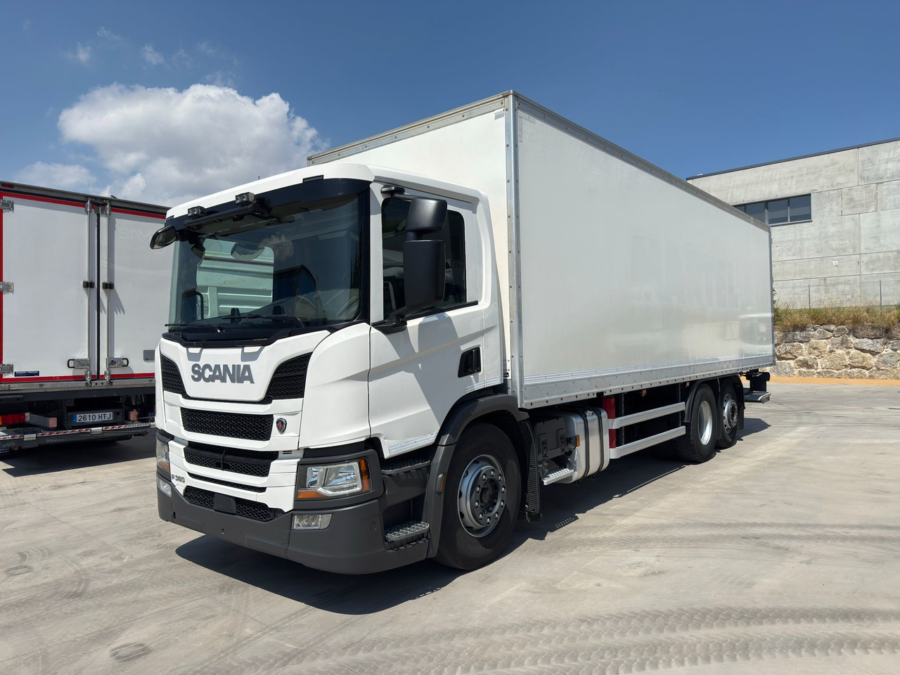 SCANIA P360 E6 (VAN) - Box truck: picture 1 SCANIA P360 E6 (VAN) - Box truck: picture 1