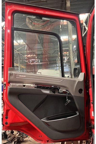 DAF CF - Door and parts: picture 2 DAF CF - Door and parts: picture 2