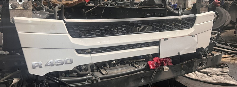 Scania R450 - Grill: picture 1 Scania R450 - Grill: picture 1