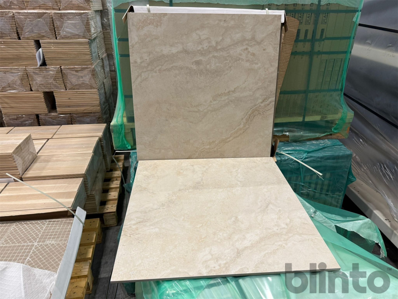 200 m2 - 600x600 - Construction equipment: picture 1 200 m2 - 600x600 - Construction equipment: picture 1