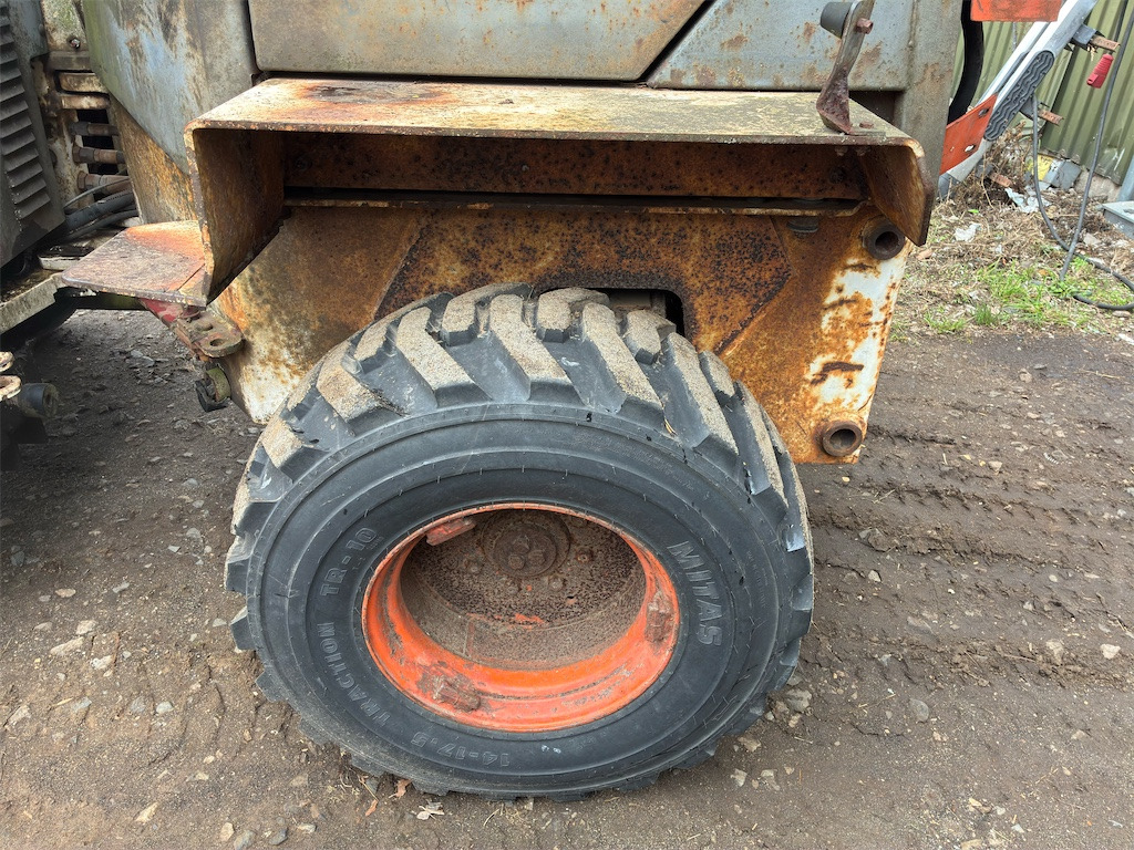 Wheel loader Bobcat 2400: picture 9