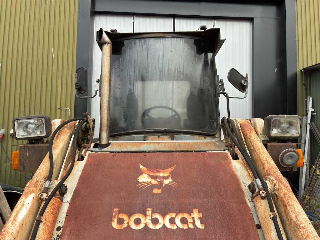 Wheel loader Bobcat 2400: picture 25