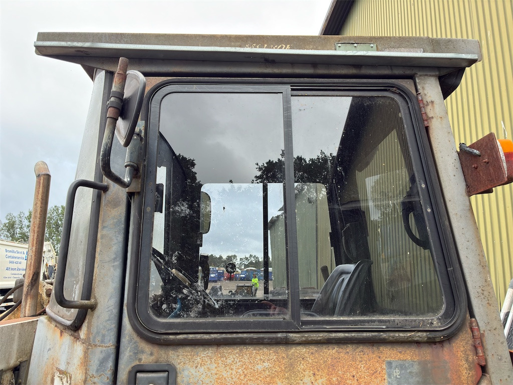 Wheel loader Bobcat 2400: picture 13