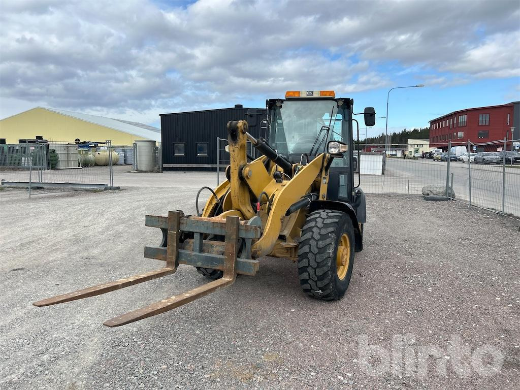 CAT 906 H2 med redskap - Wheel loader: picture 3 CAT 906 H2 med redskap - Wheel loader: picture 3