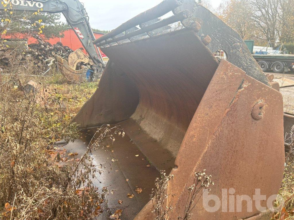 CAT 980 - Bucket: picture 2 CAT 980 - Bucket: picture 2