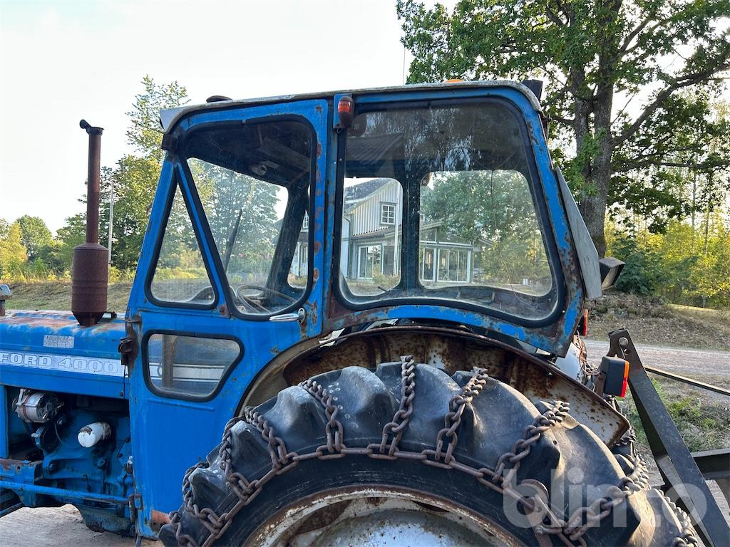 Farm tractor FORD 4000: picture 20