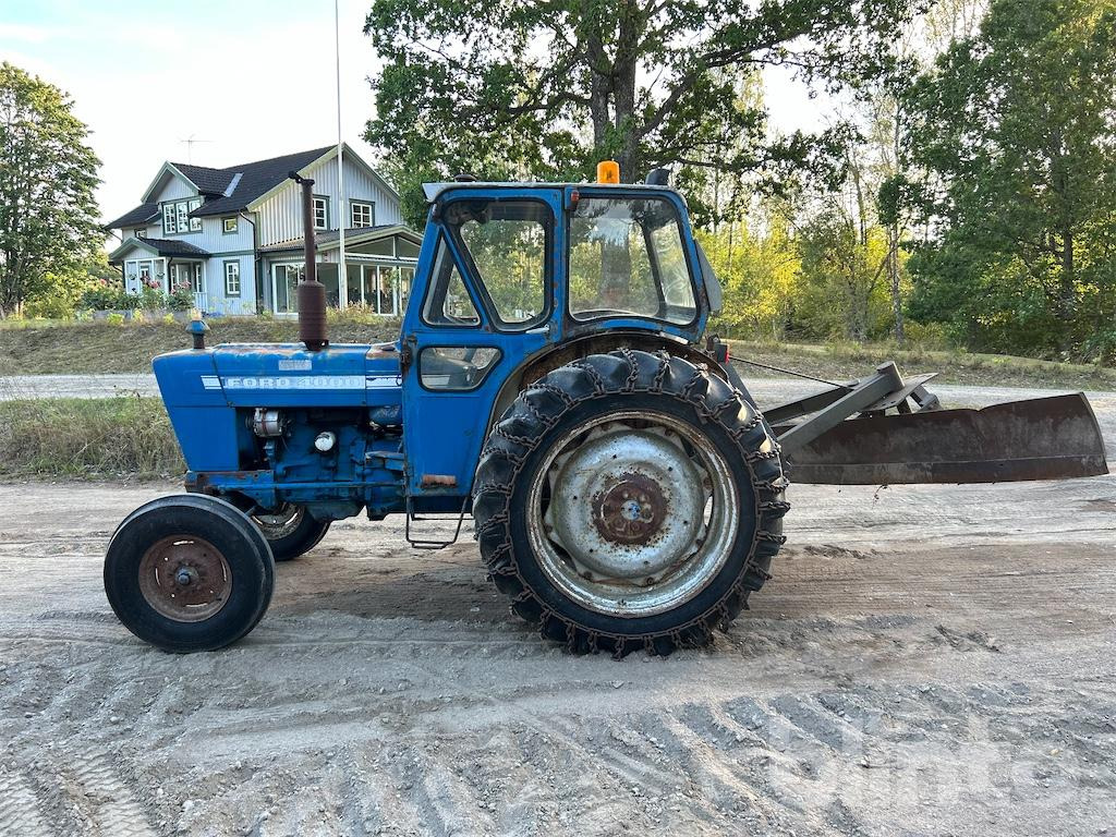 Farm tractor FORD 4000: picture 21