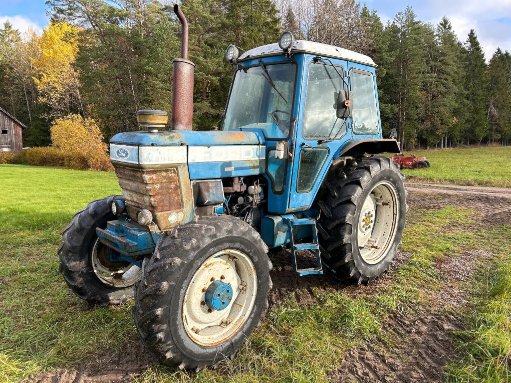 FORD 7710 4WD med trepunkts adapter - Farm tractor: picture 1 FORD 7710 4WD med trepunkts adapter - Farm tractor: picture 1