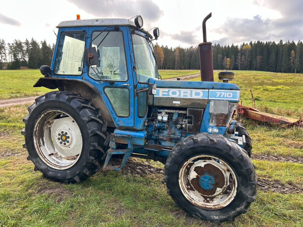 FORD 7710 4WD med trepunkts adapter - Farm tractor: picture 5 FORD 7710 4WD med trepunkts adapter - Farm tractor: picture 5