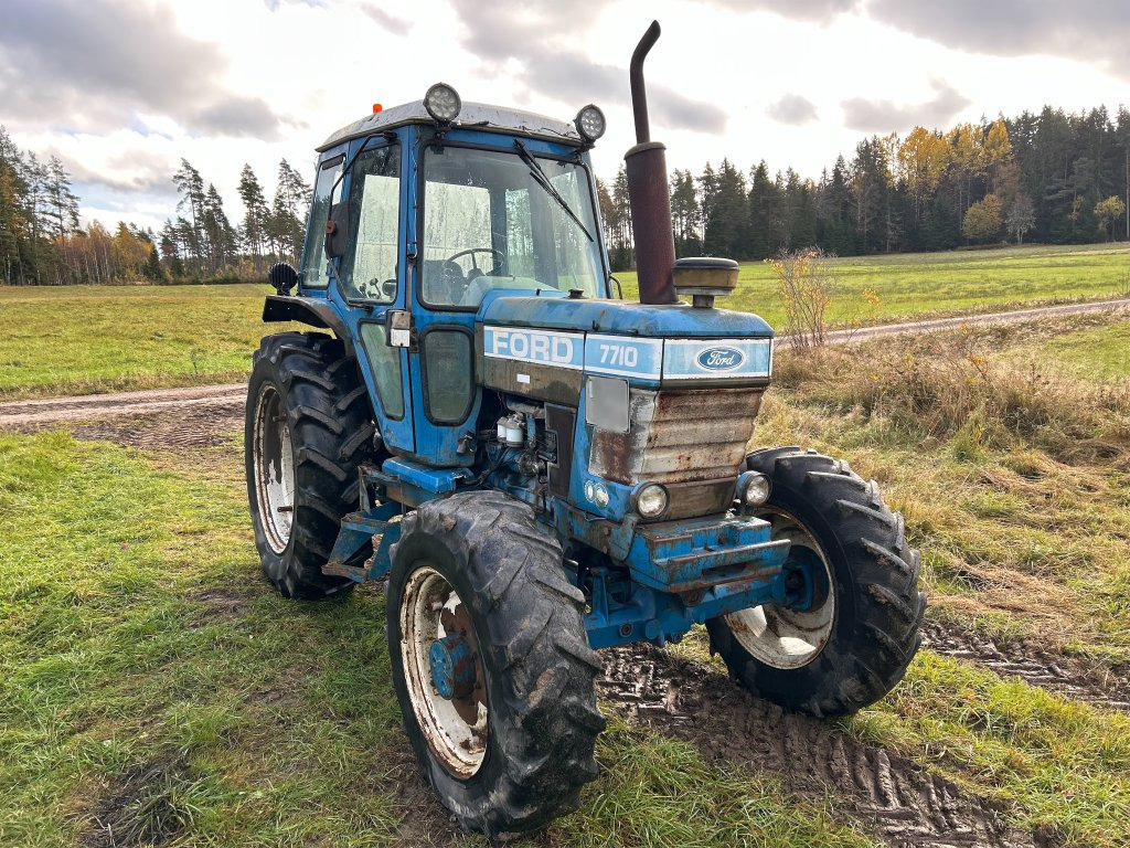 FORD 7710 4WD med trepunkts adapter - Farm tractor: picture 4 FORD 7710 4WD med trepunkts adapter - Farm tractor: picture 4