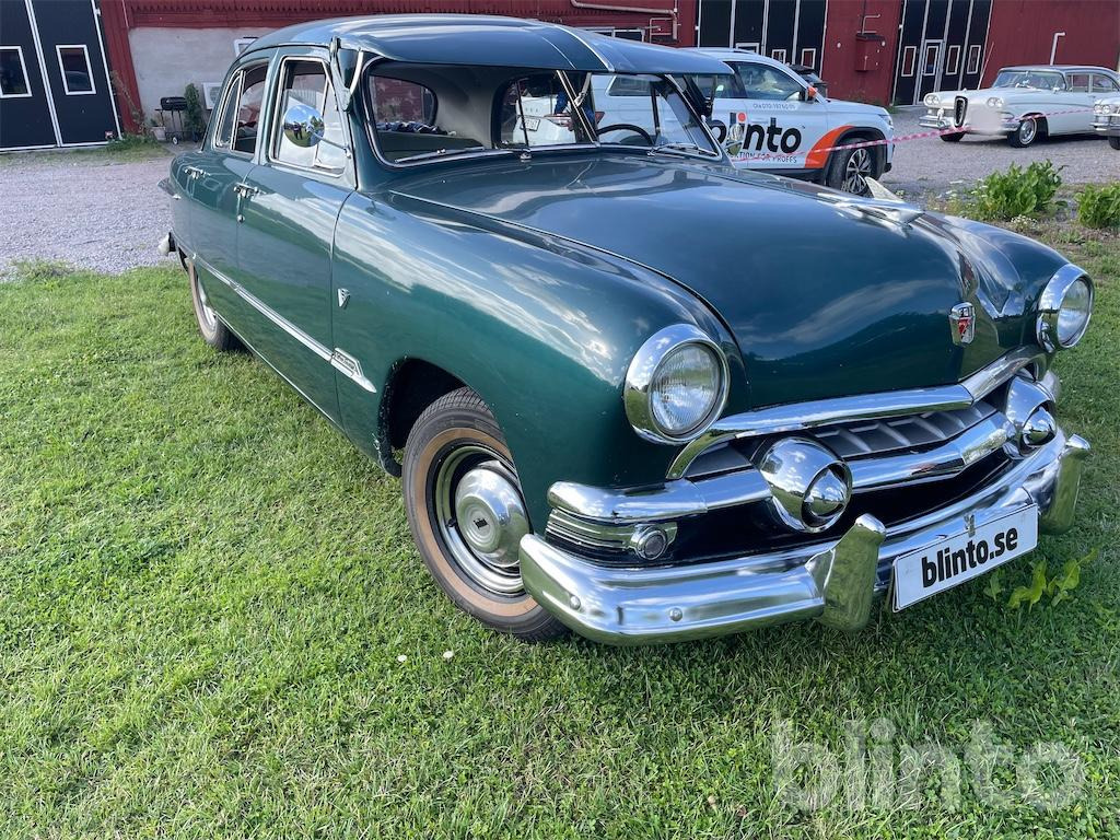 FORD V-8 CUSTOM DE LUXE - Car: picture 2 FORD V-8 CUSTOM DE LUXE - Car: picture 2