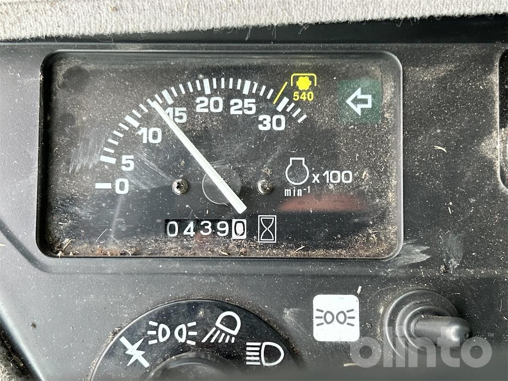 John Deere 4010HST - Farm tractor: picture 5 John Deere 4010HST - Farm tractor: picture 5