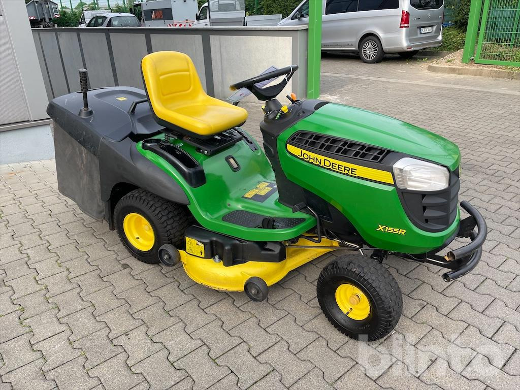 John Deere X155R - Garden mower: picture 2 John Deere X155R - Garden mower: picture 2