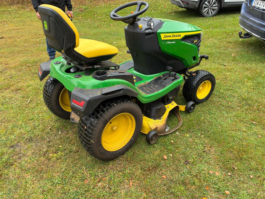 John Deere X167 - Garden mower: picture 5 John Deere X167 - Garden mower: picture 5