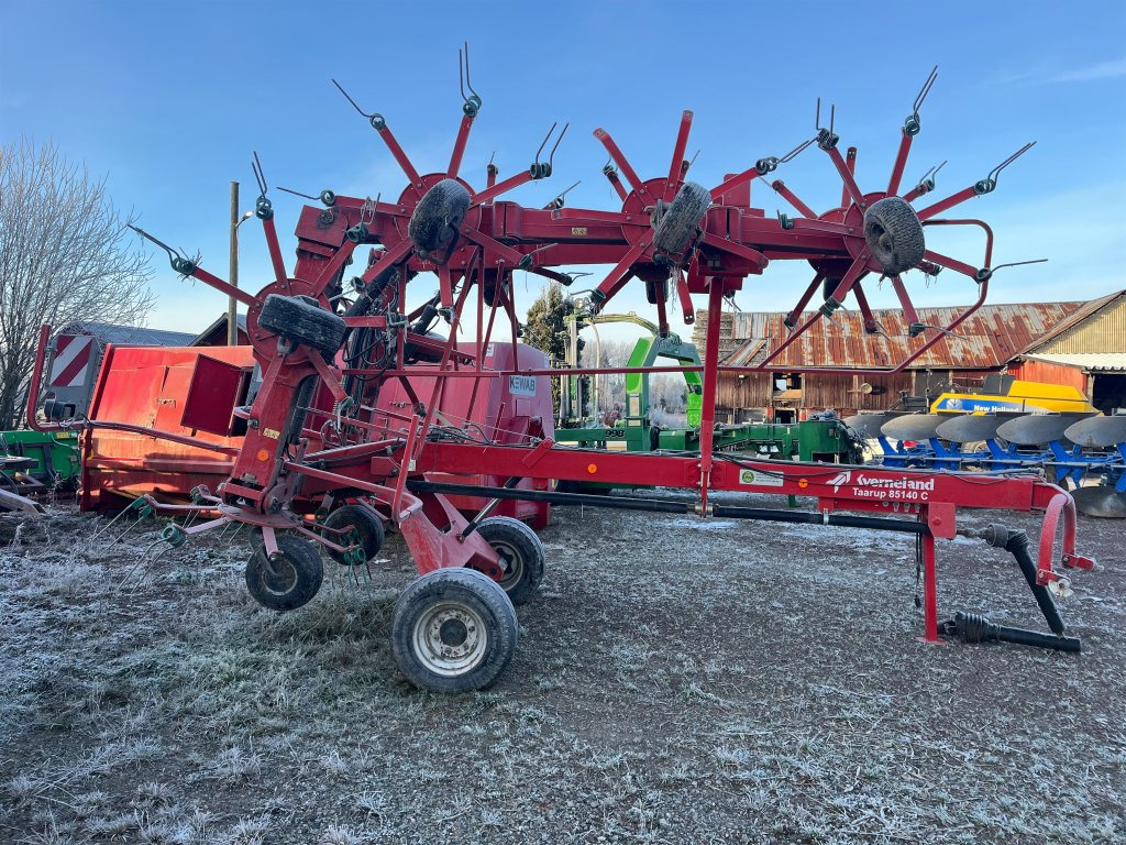 Kverneland Taarup 85140C - Tedder/ Rake: picture 4 Kverneland Taarup 85140C - Tedder/ Rake: picture 4