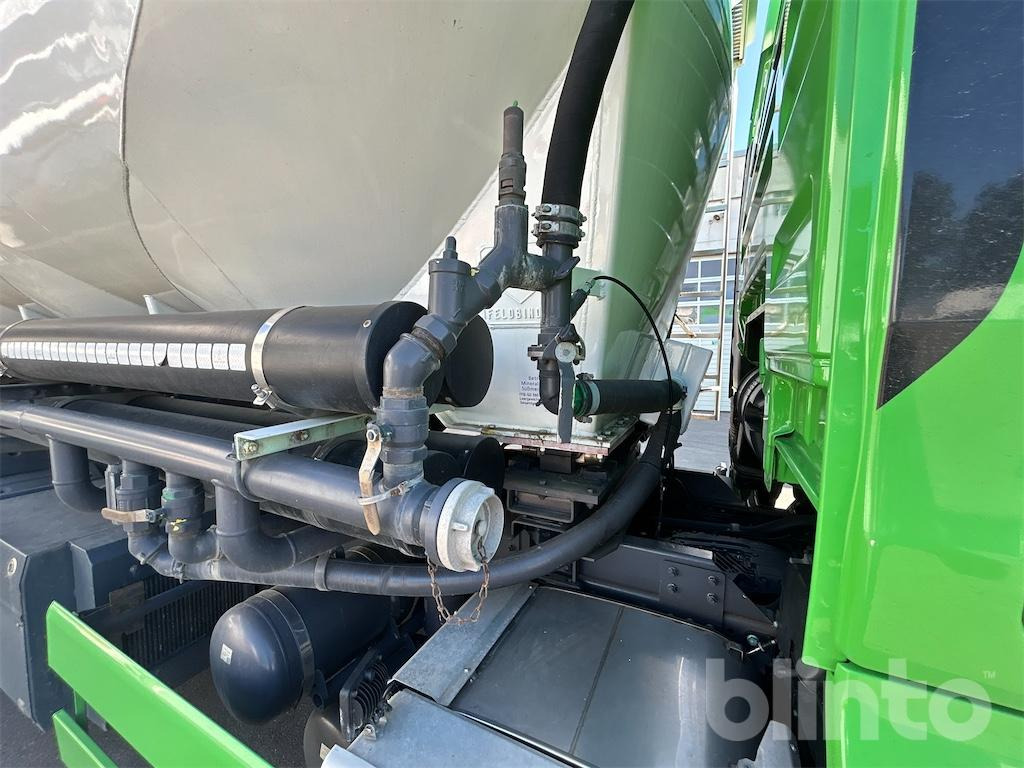 Tank truck MAN TGX: picture 42