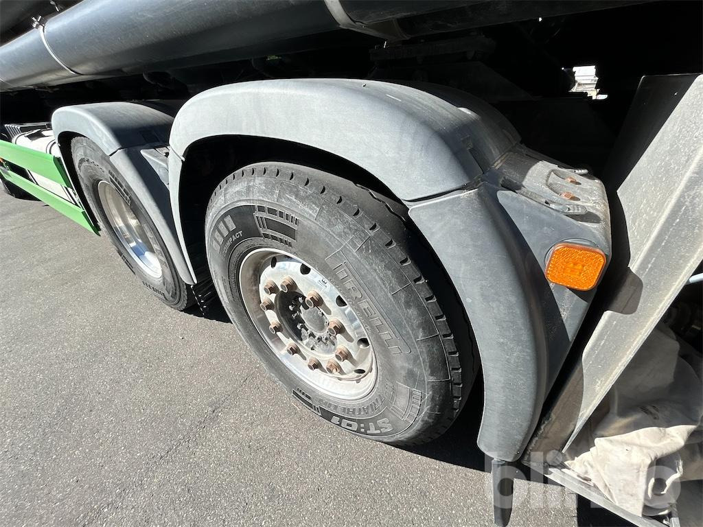 Tank truck MAN TGX: picture 21