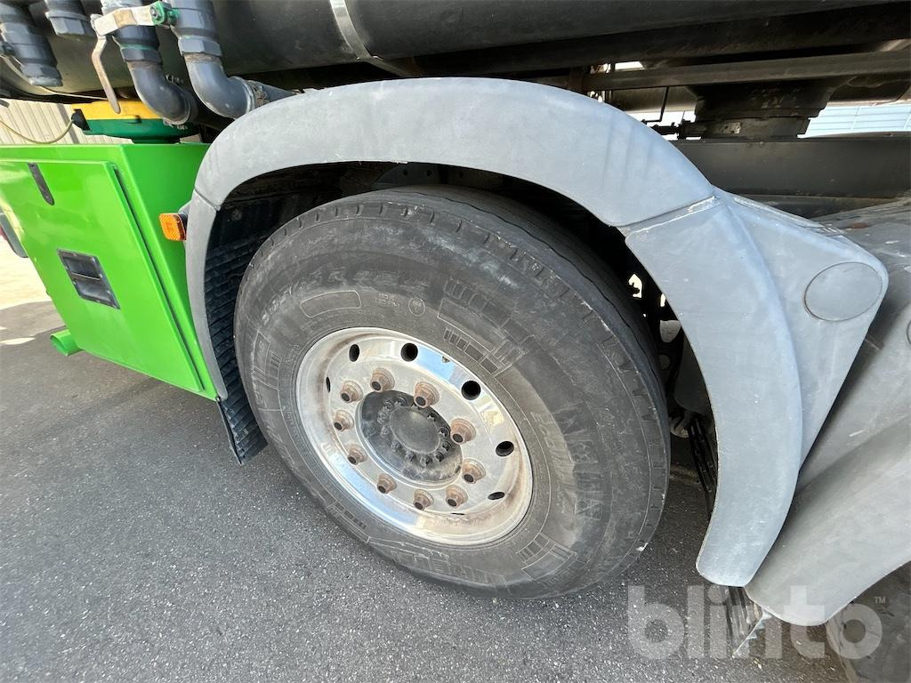 Tank truck MAN TGX: picture 11
