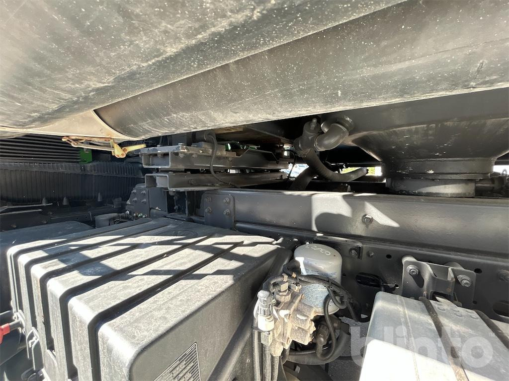 Tank truck MAN TGX: picture 30
