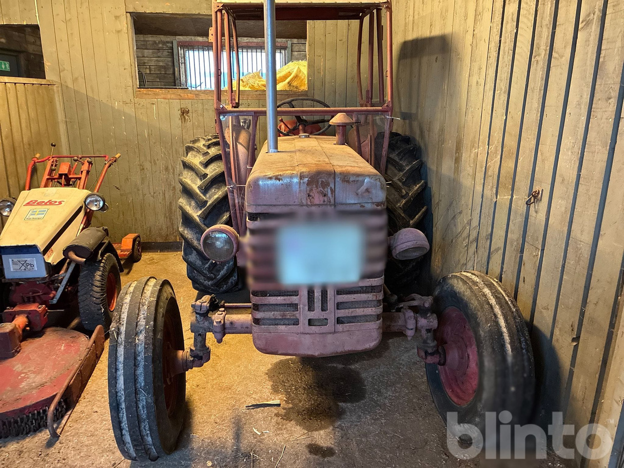 MC CORMICK B-275 - Farm tractor: picture 1 MC CORMICK B-275 - Farm tractor: picture 1