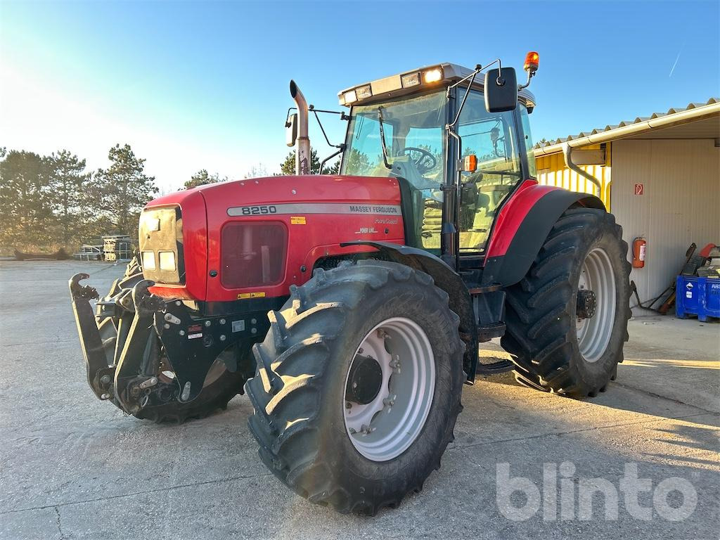 Massey Ferguson 8250-4 (2000) - Farm tractor: picture 1 Massey Ferguson 8250-4 (2000) - Farm tractor: picture 1