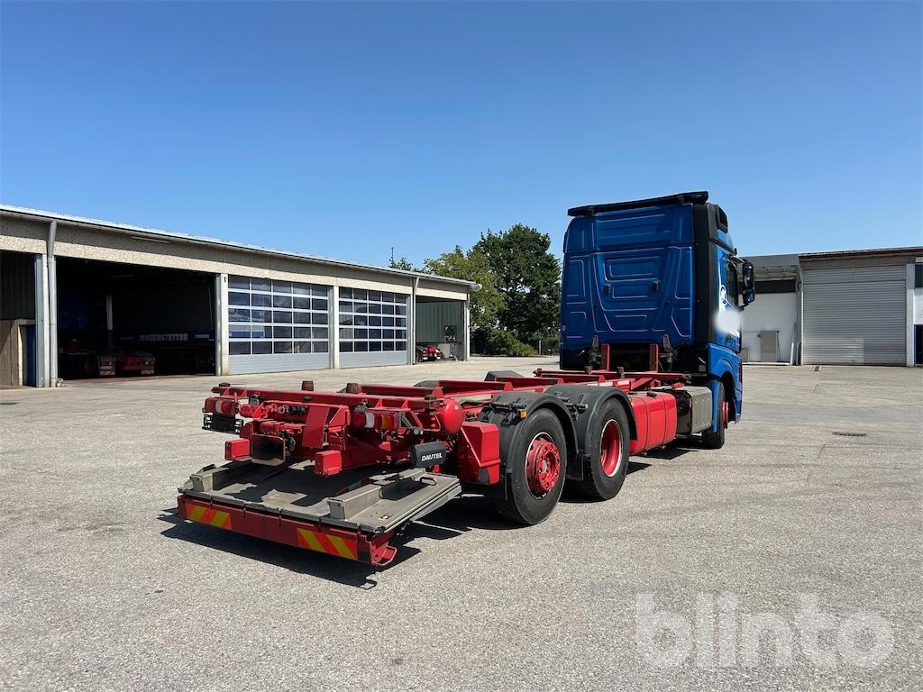 Mercedes-Benz Actros 2545 (2017) - Container transporter/ Swap body truck: picture 3 Mercedes-Benz Actros 2545 (2017) - Container transporter/ Swap body truck: picture 3