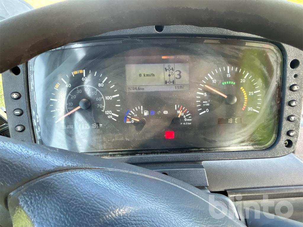 Mercedes-Benz U300 (2010) - Dropside/ Flatbed truck: picture 5 Mercedes-Benz U300 (2010) - Dropside/ Flatbed truck: picture 5