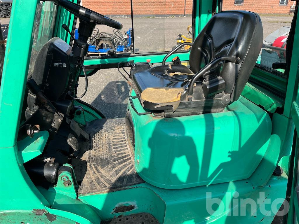 Diesel forklift Mitsubishi FD30K: picture 40