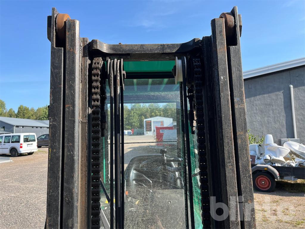 Diesel forklift Mitsubishi FD30K: picture 15