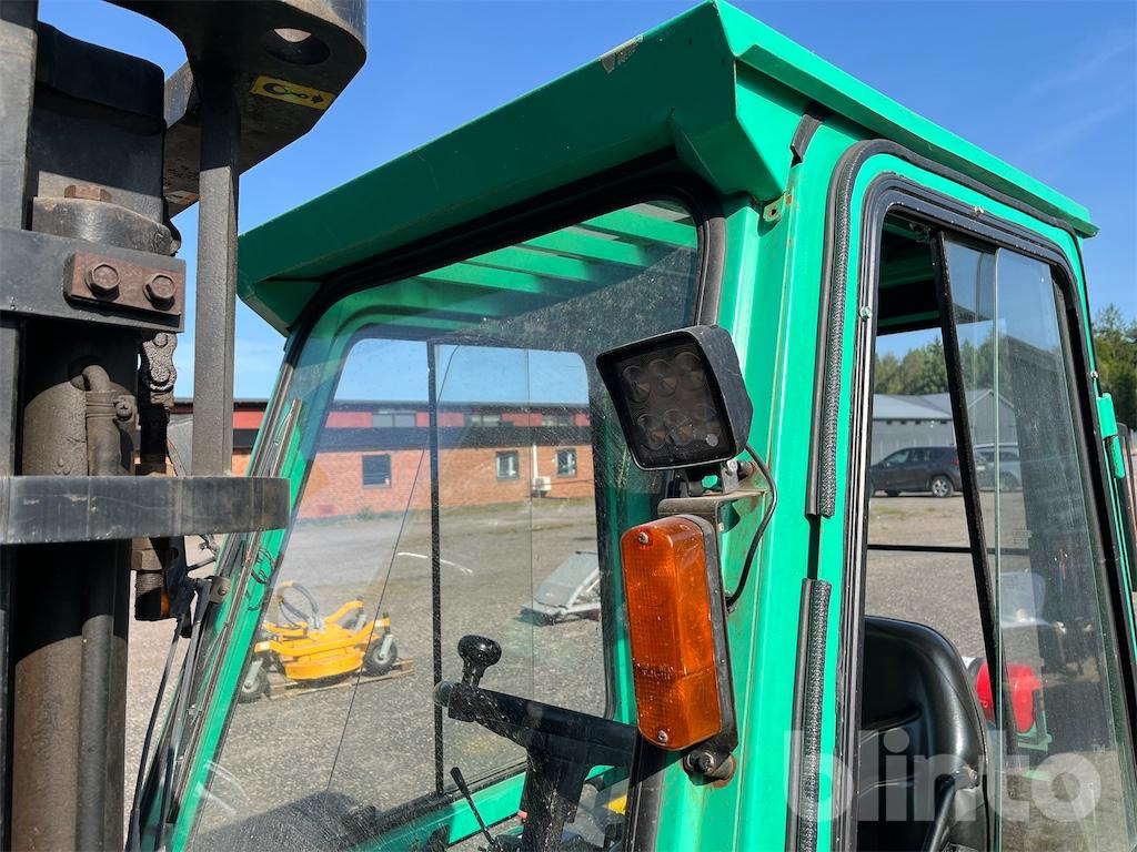 Diesel forklift Mitsubishi FD30K: picture 10