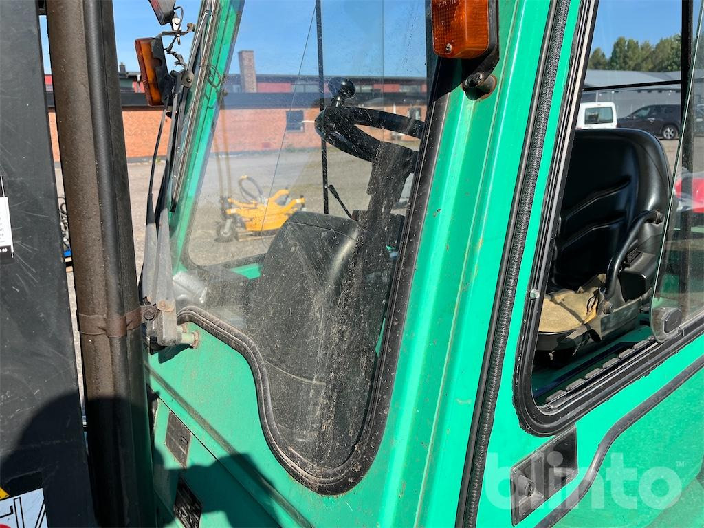 Diesel forklift Mitsubishi FD30K: picture 11